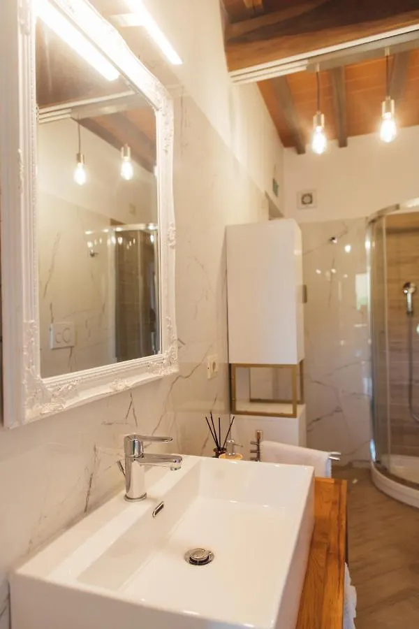Casa vacanze Country Chic Pistoia-Casa In Campagna Giardino, Parking