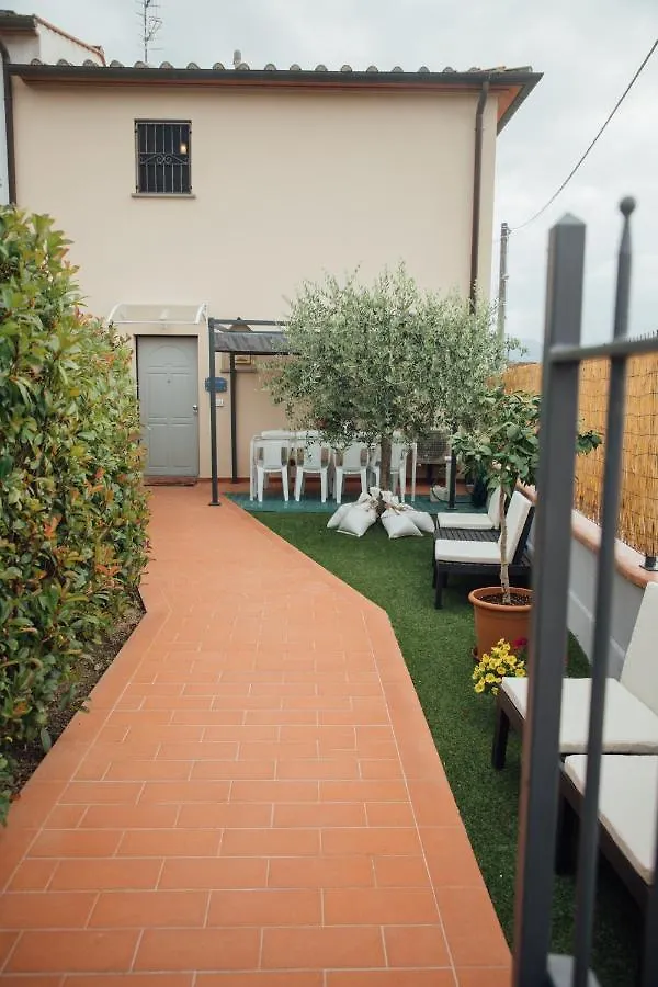 Country Chic Pistoia-Casa In Campagna Giardino, Parking Casa vacanze Pistoia